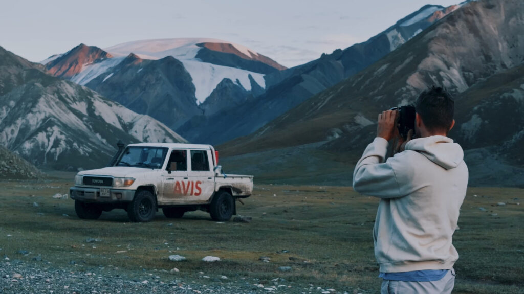 Offroad driving in Gobi Mongolia to Altai