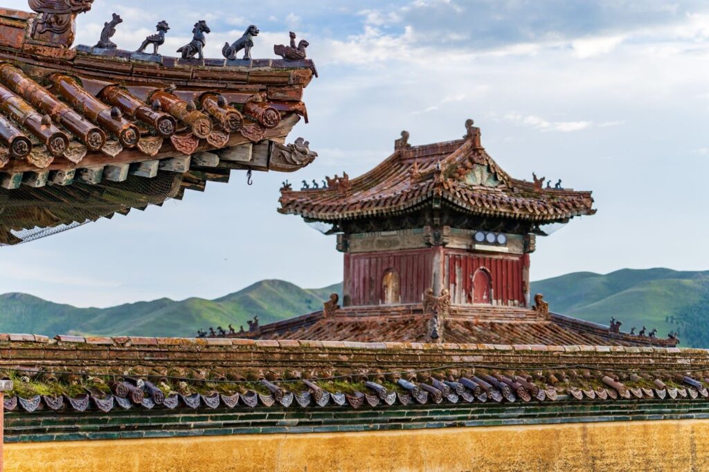 A buddhist monastery along the best road trip