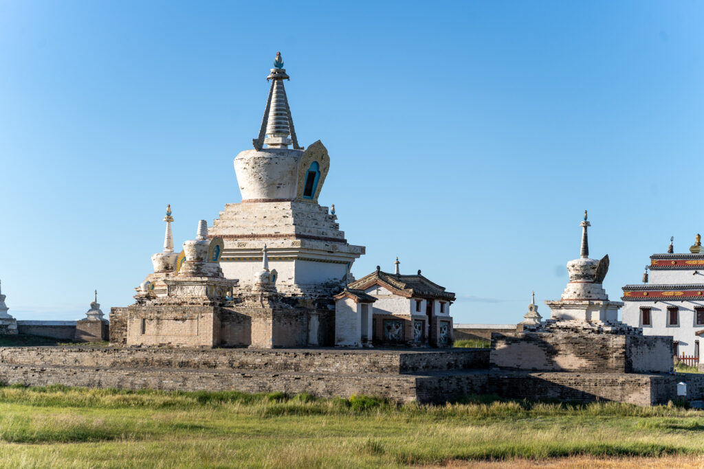 额尔德尼祖白塔